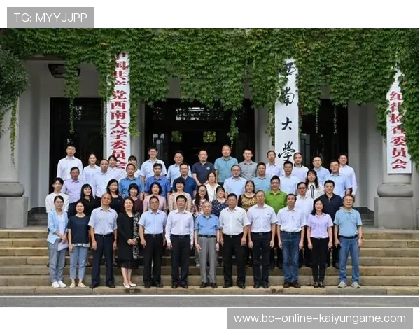 校方回应西南大学教师招聘考生跑步现象，西南大学2021年教师招聘会